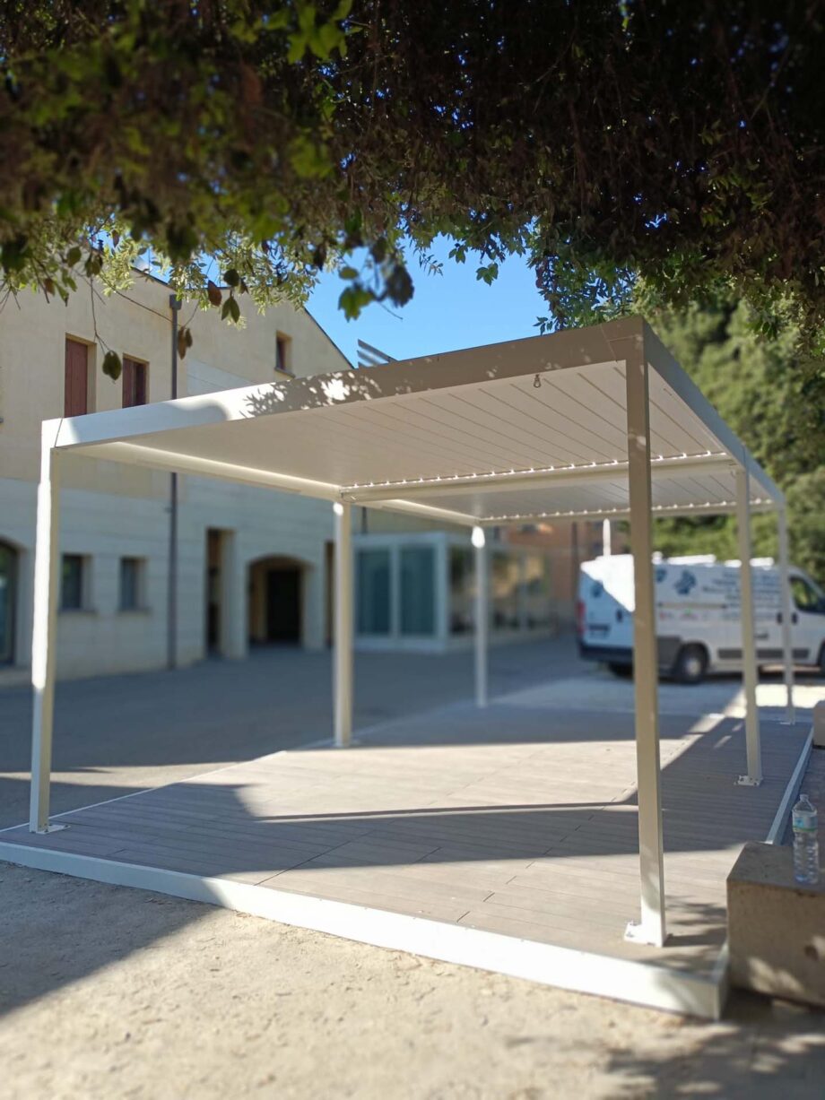 Pergola Autoportante in contesto residenziale