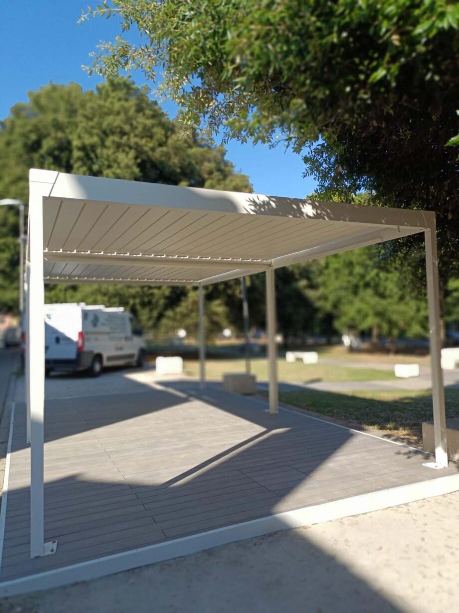 Pergola Autoportante in contesto residenziale