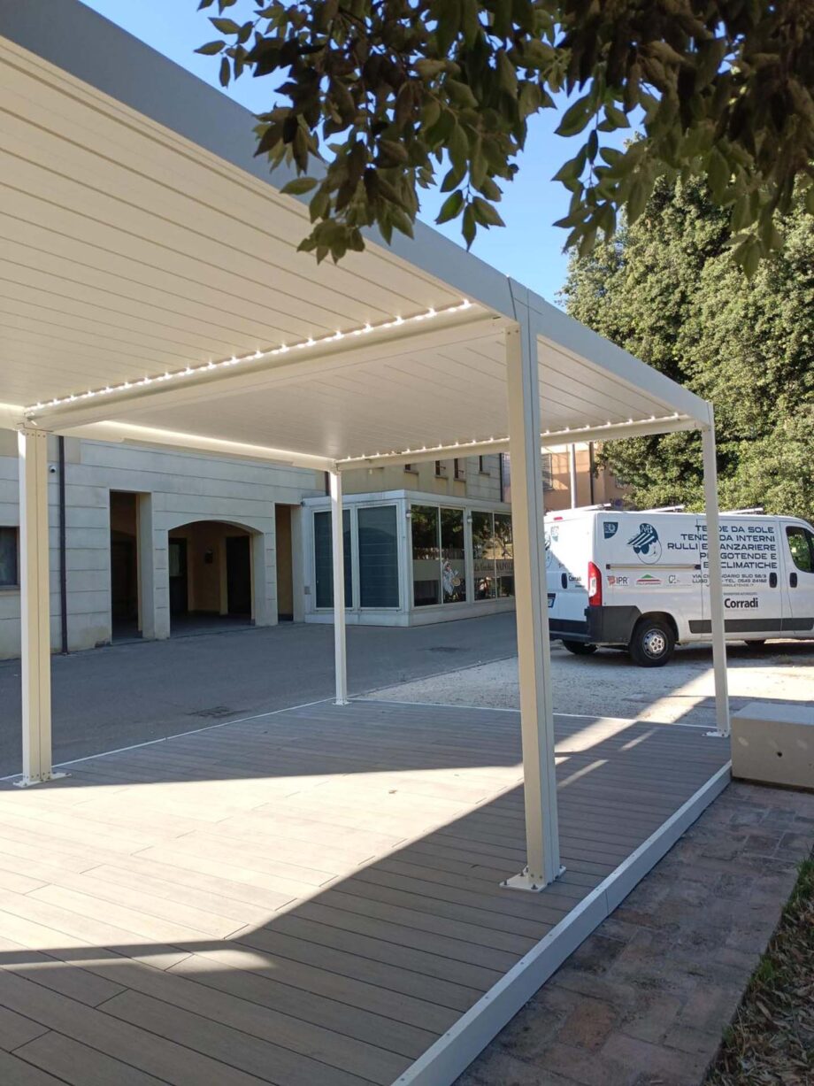 Pergola Autoportante in contesto residenziale