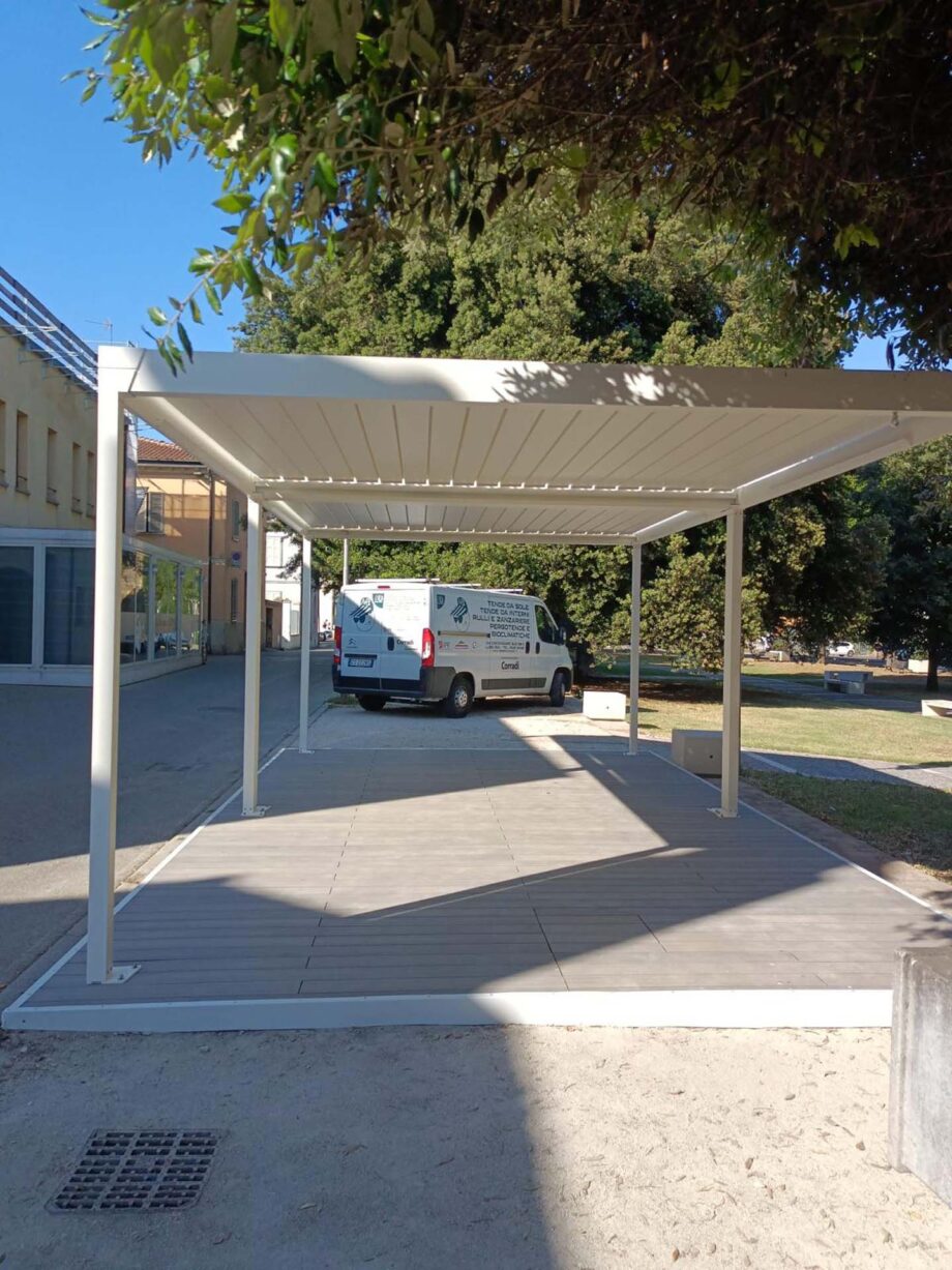 Pergola Autoportante in contesto residenziale